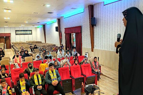 کلاس آموزشی خبرنگاری در کانون مهر تابان نیشابور
