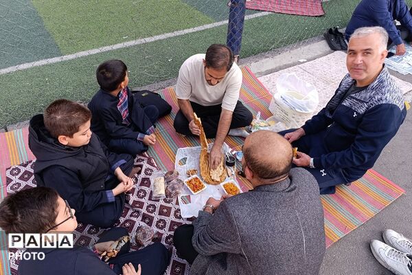 مسابقات ورزشی پدر پسری در دبستان امام علی (ع) شهرری