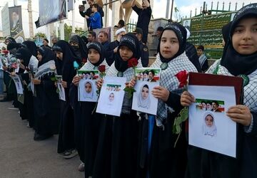 گزارش خبرنگار پانا از چهلمین روز شهادت قائد امت و شهدای میناب