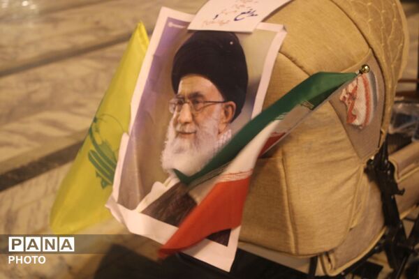 غرفه دهه نودی ها در هشتاد و دومین شب از اجتماعات مردمی نیشابور 