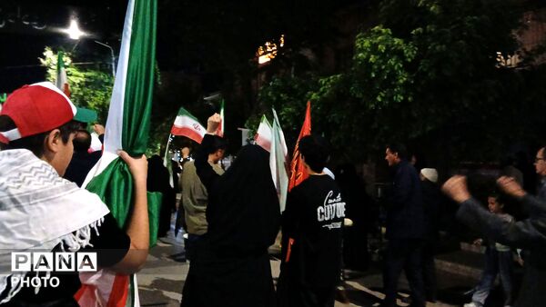 مشت ها بر فراز آسمان نیشابور نمایان شد 