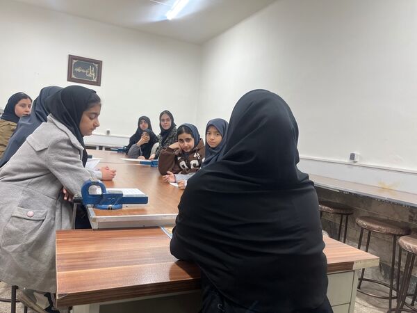 جلسه سفیران سلامت دبیرستان مطهره ناحیه ۶ مشهد 