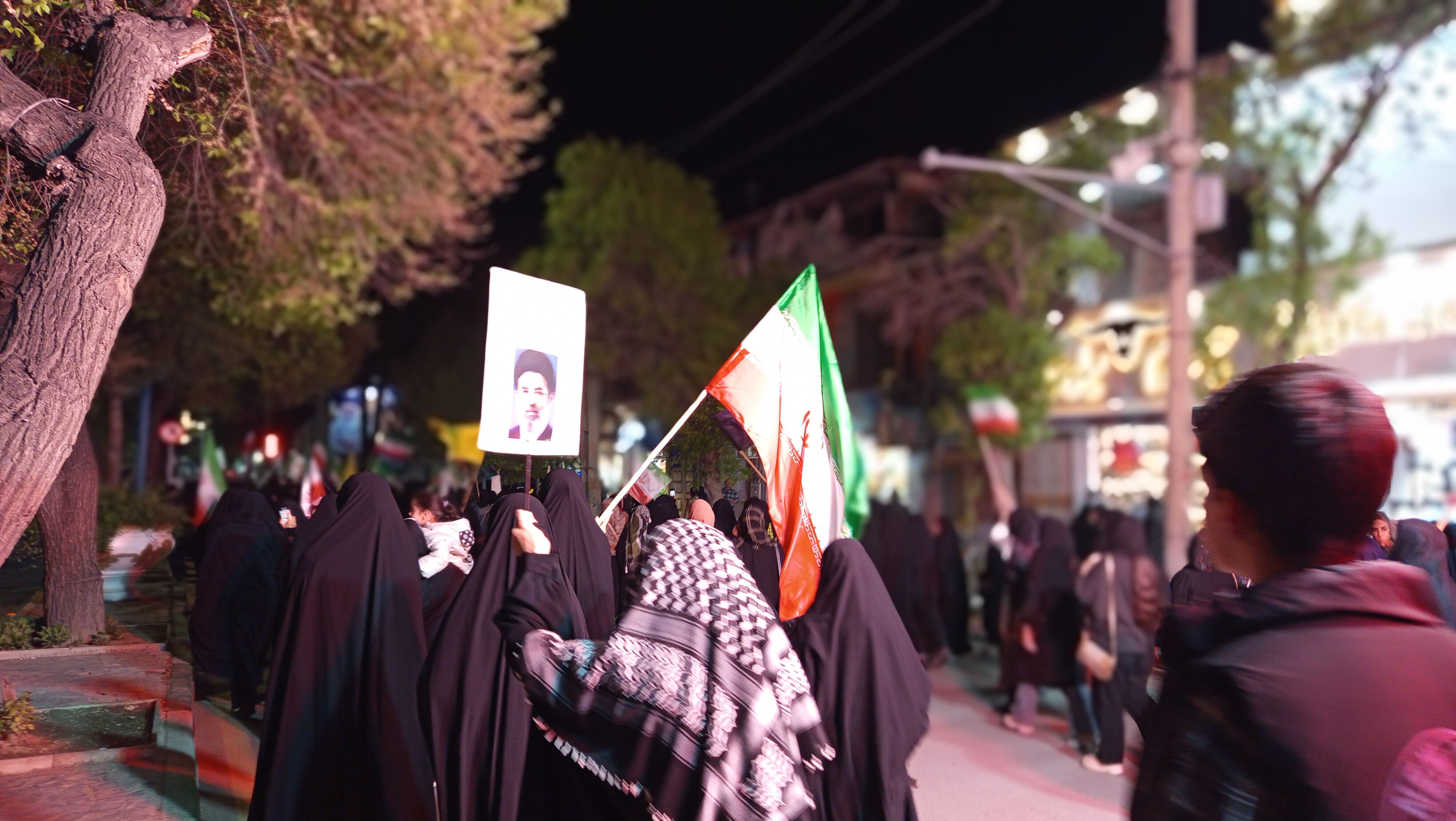 مردم قهرمان بروجرد باز هم در شب پنجاه و چهارم  حماسه آفریدند