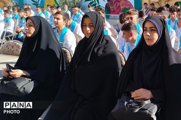آغاز سال تحصیلی در دبیرستان نمونه دولتی شهدای علم و فناوری با عطر دفاع مقدس