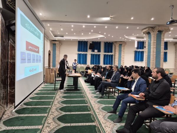 جلسه مدیران مدارس قطب شمال استان اصفهان