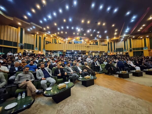 جشن بزرگ ازدواج دانشجویی در دانشگاه آزاد اسلامی واحد کرج