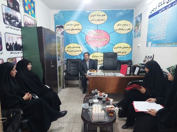 بازدید از فعالیت‌های مرکز یادگیری دولتی نرجس ناحیه یک مشهد