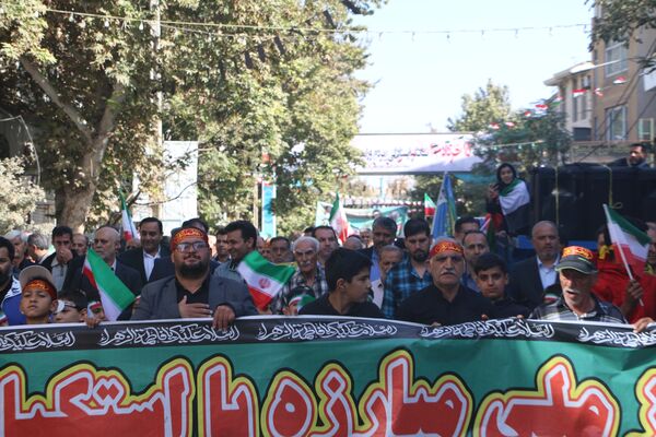 فریاد استکبار ستیزی از ورامین طنین انداز شد