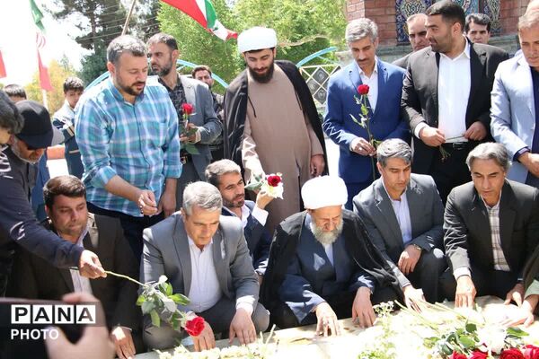 گرامی داشت مقام معلم و آئین گلباران مزار شهدای گمنام
