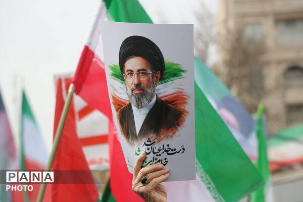 نسل جدید، پای آرمان‌های انقلاب 
