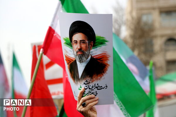 نسل جدید، پای آرمان‌های انقلاب 