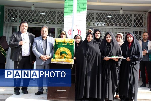 افتتاح چایخانه‌ای برای ادای احترام به حضرت رضا(ع) در دبیرستان دخترانه مطهره منطقه ۱۴