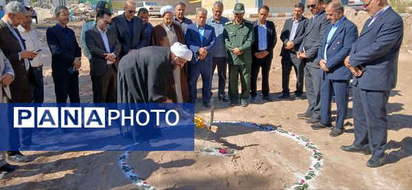 آیین کلنگ‌زنی دبستان ۹ کلاسه شهید هلالی خلیل آباد