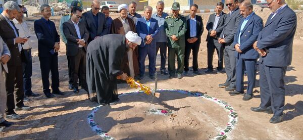 آیین کلنگ‌زنی دبستان ۹ کلاسه شهید هلالی خلیل آباد