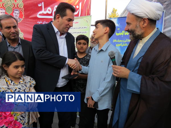 بازدید مدیرکل آموزش پرورش استان خراسان شمالی از غرفه‌های غدیرخم در بجنورد