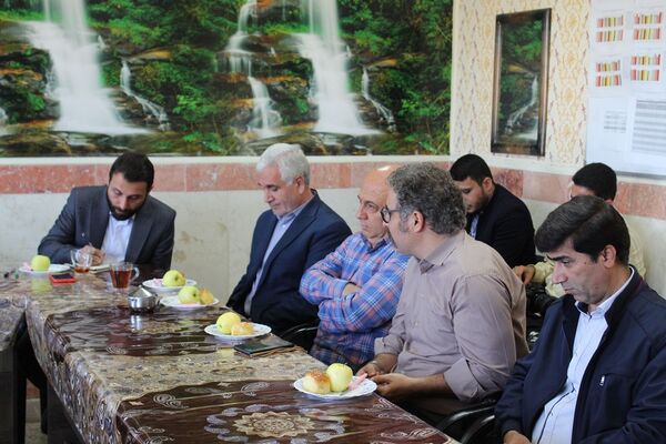 دیدار صمیمی امام جمعه فردیس با معلمان و دانش‌آموزان دبیرستان کاشانی‌پور