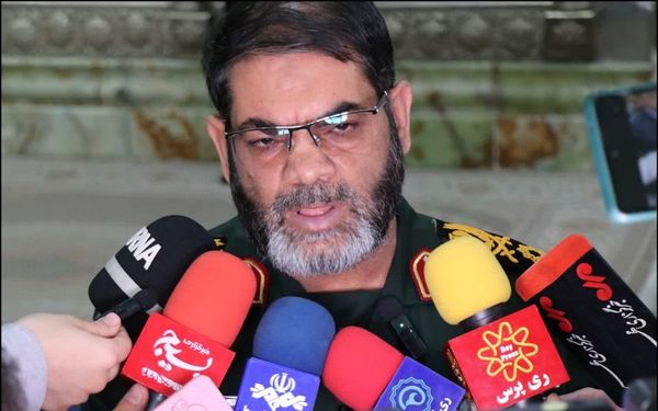 تجدید میثاق مربیان عقیدتی، هادیان سیاسی و فعالان عرصه جهاد تبیین در سپاه پاسداران و بسیج کشور با آرمان‌های بنیانگذار جمهوری اسلامی در حرم امام خمینی (ره)