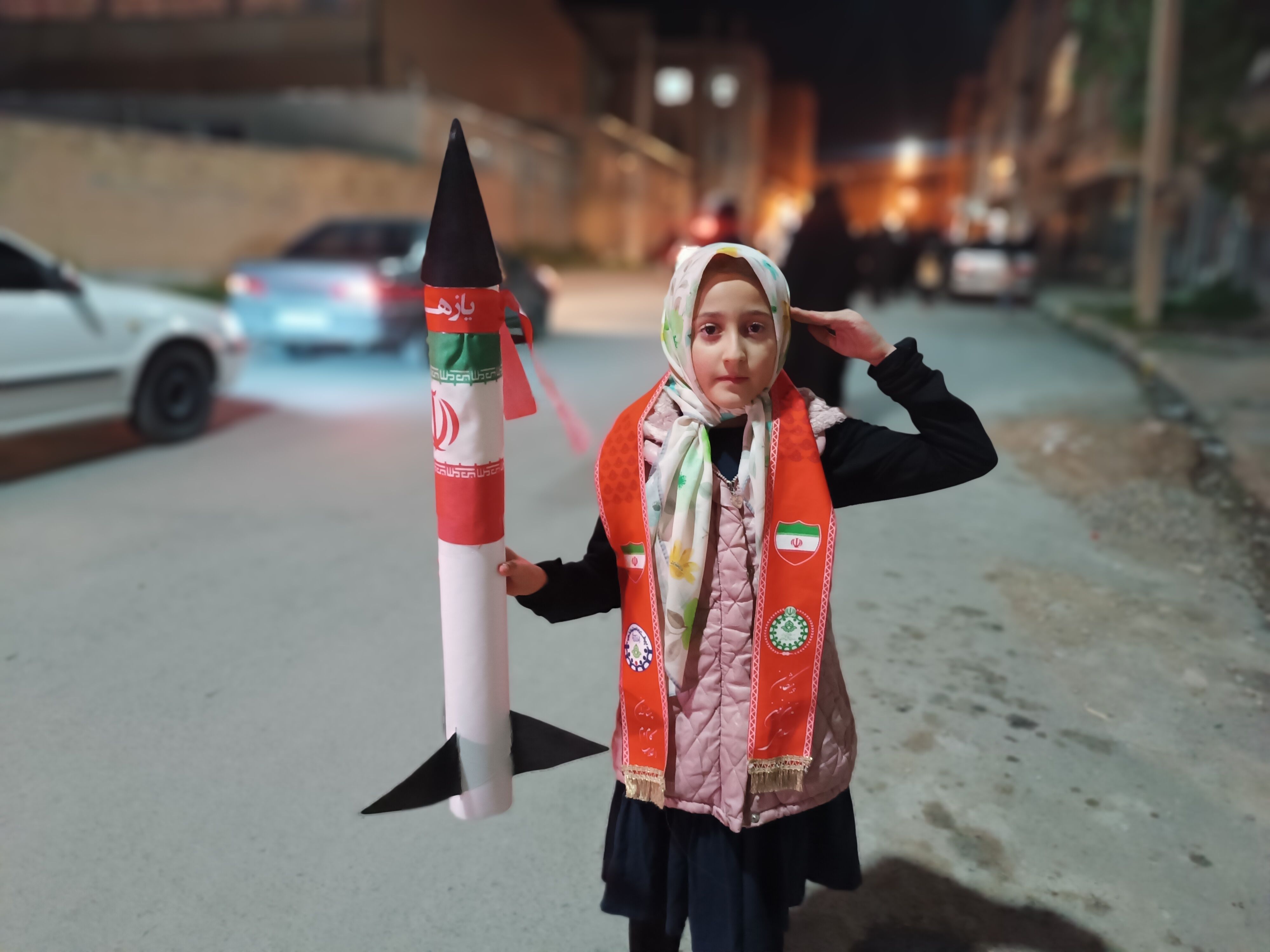 سلامی گرم به مأموران امنیت، پیامی سرد به دشمنان ایران