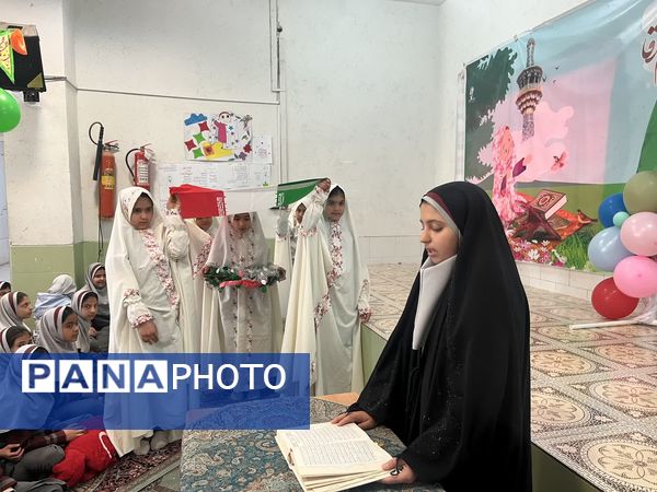 جشن یاوران انقلاب در دبستان شهید نوروزی ابرکوه