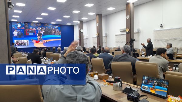تماشای کشتی المپیک در استانداری مازندران با حضور وزیر آموزش و پرورش