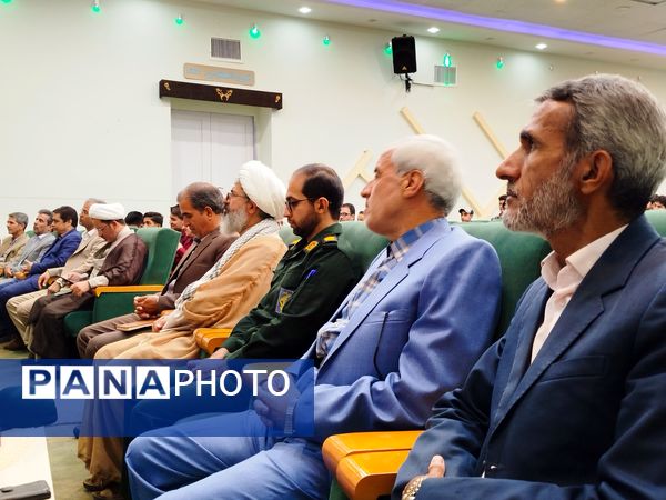 دیدار اعضای تشکل های دانش آموزی با امام جمعه کاشمر