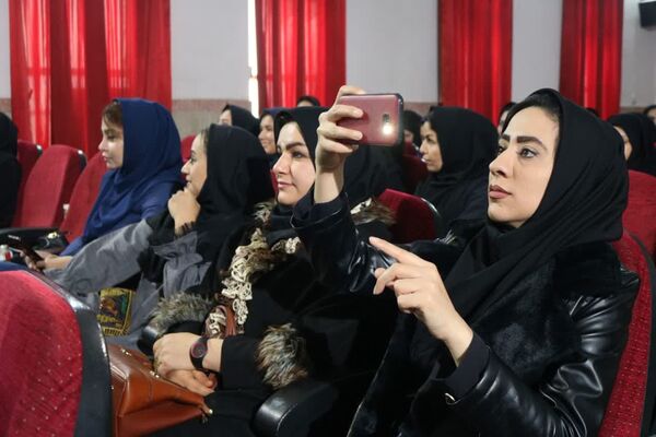 آیین تجلیل از معاونان آموزشی و اجرایی مقطع ابتدایی ناحیه یک بهارستان