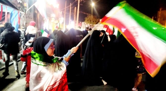 مردم ایران همیشه بیدار و همراهند و با دل و جان در کنار هم می‌مانند