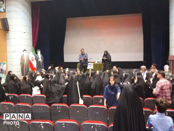 همایش تبیین نقش رسانه در جنگ تحمیلی