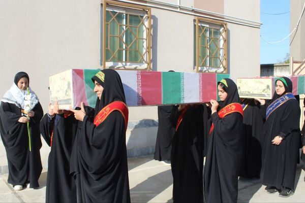 شمیم عطر شهدا در مدارس گلوگاه 