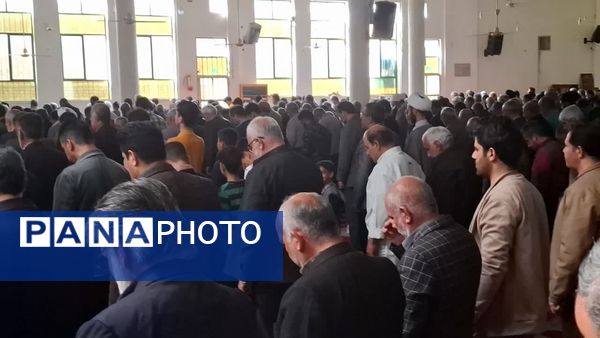 حلقه‌های میقات الصالحین باحضور دانش‌آموزان در مصلی شهرستان دامغان