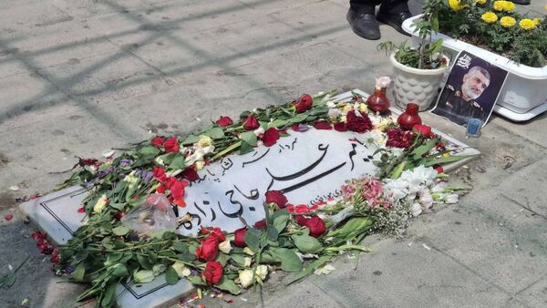 فرهنگیان منطقه ۱۴ تهران، به سرداران شهید جنگ ۱۲ روزه ادای احترام کردند