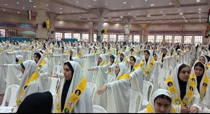 پیش اجرای گروه ۱۰۰۰ نفره پیشتازان قبل از اجلاسیه سراسری نماز