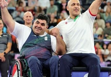 پیام تبریک رئیس آموزش و پرورش منطقه میانکوه به قهرمان علی اکبر غریب شاهی 