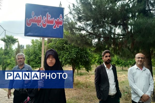 استقبال از دانش‌آموزان شرکت کننده در مسابقات قرآن، عترت و نماز در شهرستان چرام