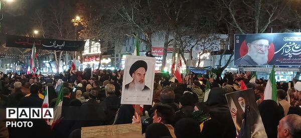 تجمع و راهپیمایی مردم ولایتمدار بجنورد در میدان شهید