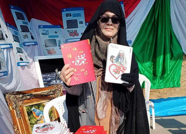 حضور دانش‌آموزان در راهپیمایی ۲۲ بهمن شهرستان پردیس 