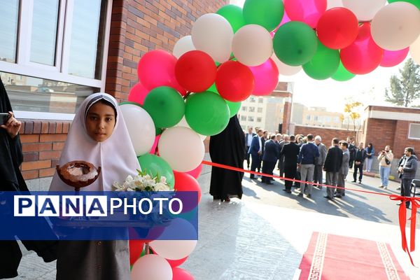 آیین افتتاحیه مدرسه9 کلاسه خیری زنده یاد مستوره کولیوند در استان البرز 