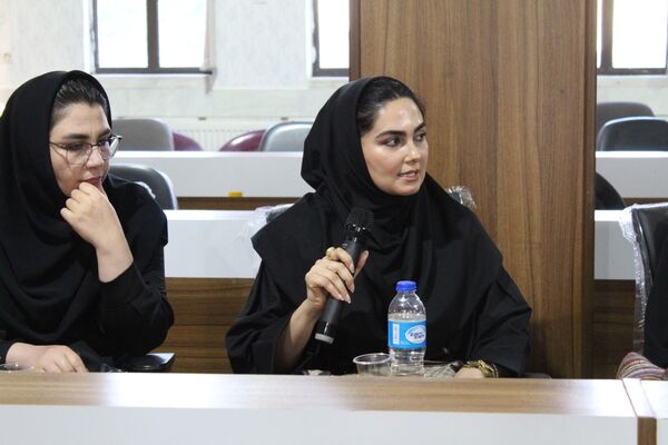 نشست اصحاب رسانه شهرستان سامان با مدیرکل فرهنگ و ارشاد اسلامی استان چهارمحال و بختیاری