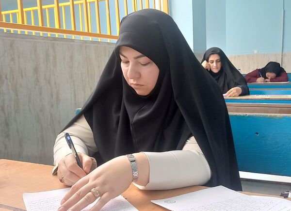 آزمون مدیران مدارس در مدرسه عرفان شهرستان ملارد 