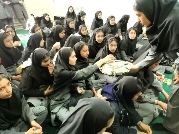 جشن ولادت امام زمان(عج) دردبیرستان حاج مهدی روحانی خلیل آباد