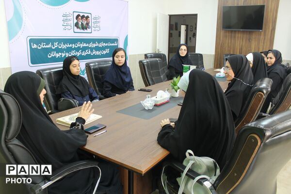 تجلیل از دانش‌آموز خبرنگاران فعال در عرصه کانون پرورش فکری کودکان و نوجوانان استان البرز 