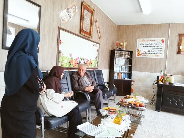 حضور خیر مدرسه‌ساز در دبیرستان دخترانه فاطمیه