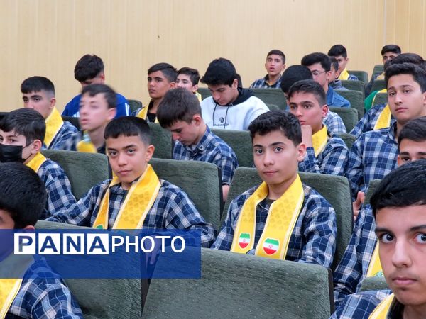 تقدیر از دانش‌آموزان برتر مدرسه آل نبی 