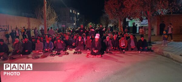 نماز استغاثه امام زمان(عج) در راهپیمایی 