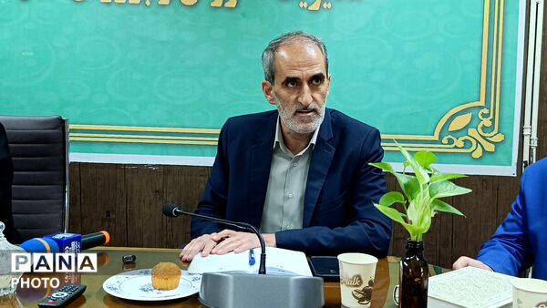تجلیل از پژوهشگران برتر دانش‌آموزی در ششمین جشنواره علمی‌پژوهشی