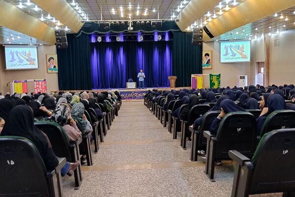 اولین جلسه هدایت تحصیلی دبیرستان پویش ناحیه ۳شیراز 