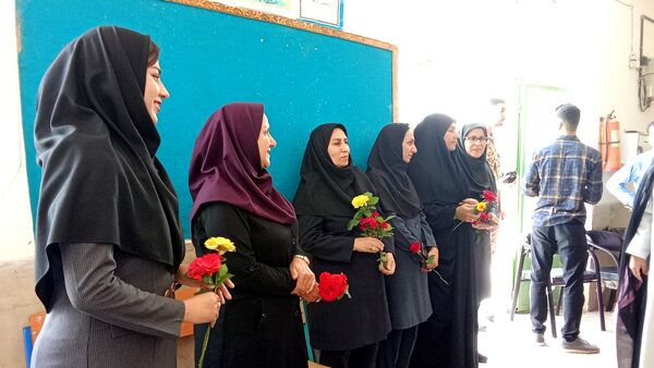 مراسم سپاس معلم در مدارس شهرستان دره شهر