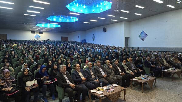 همایش تجلیل از فرهنگیان بازنشسته ناحیه۴ اصفهان در اردوگاه شهید بهشتی اصفهان