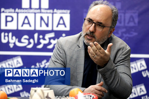 استعدادهای هنری با عدالت آموزشی در جامعه شناخته می‌شوند 