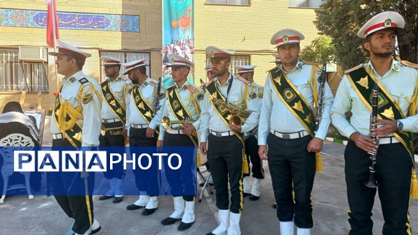 زنگ مهر در دبیرستان خاندان قفلی ناحیه هفت